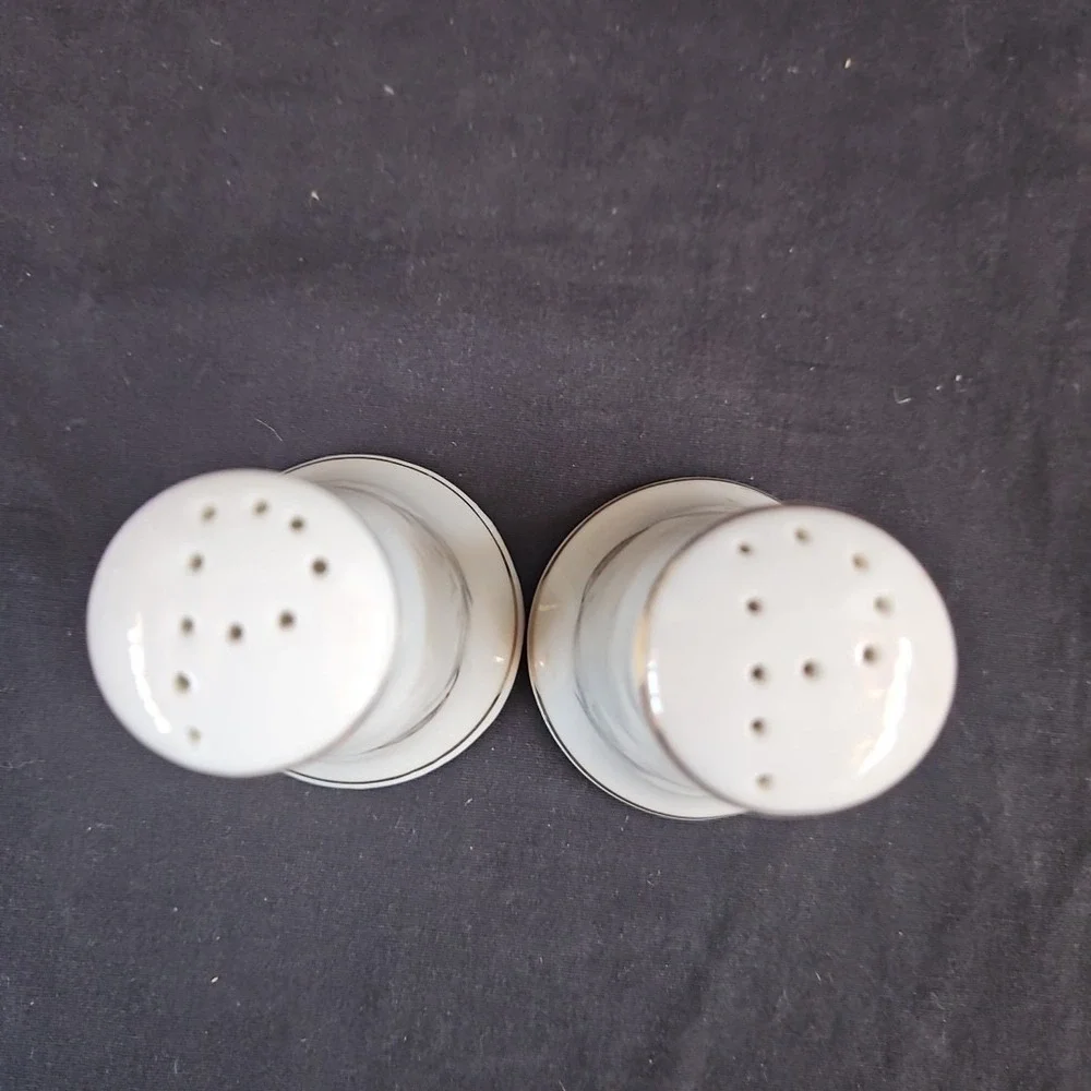 Kaysons Fine China Golden Fantasy Pepper Shakers Set of 2 Made in Japan